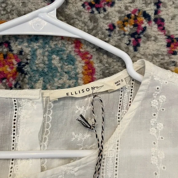 NWT ⭐️ Ellison Off White Eyelet Lace Shift Dress Size Small - Picture 8 of 16